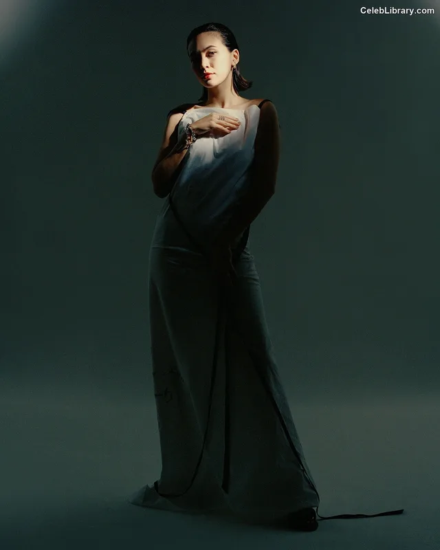 Jessica Yu Li Henwick photo 3 of 375