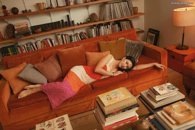 Jessica Yu Li Henwick photo 16 of 375