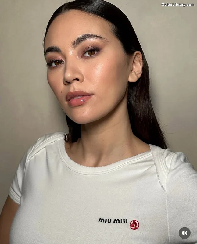 Jessica Yu Li Henwick photo 18 of 375