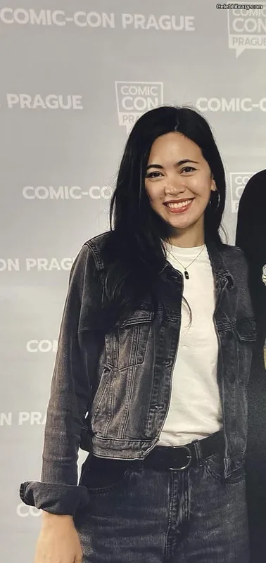 Jessica Yu Li Henwick photo 7 of 375
