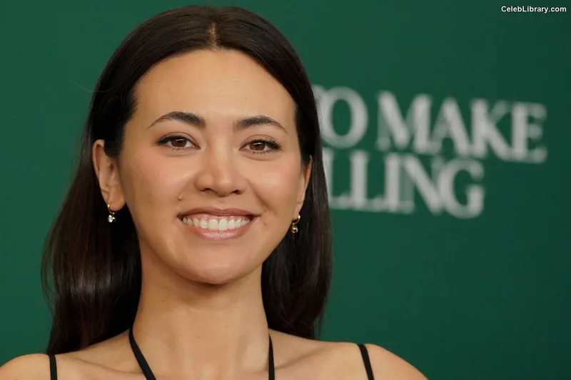 Jessica Yu Li Henwick photo 6 of 375