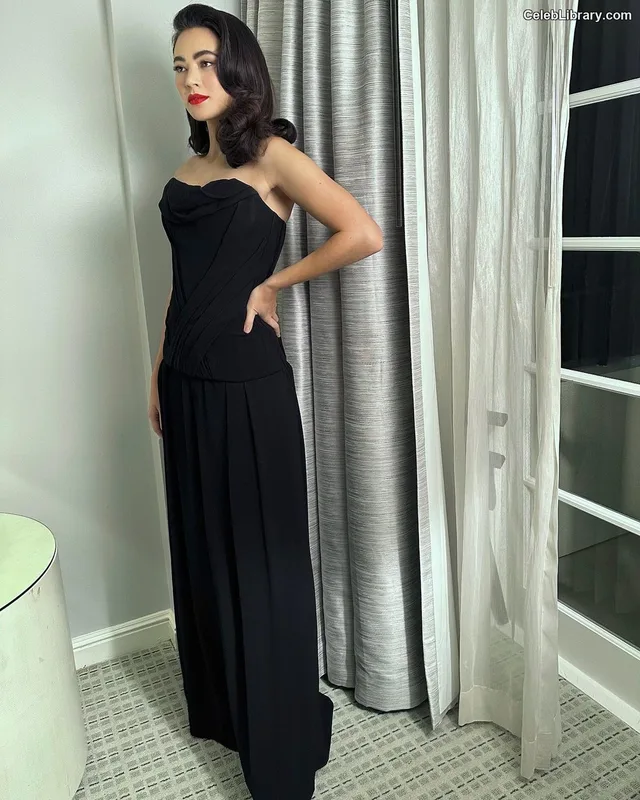 Jessica Yu Li Henwick photo 12 of 375