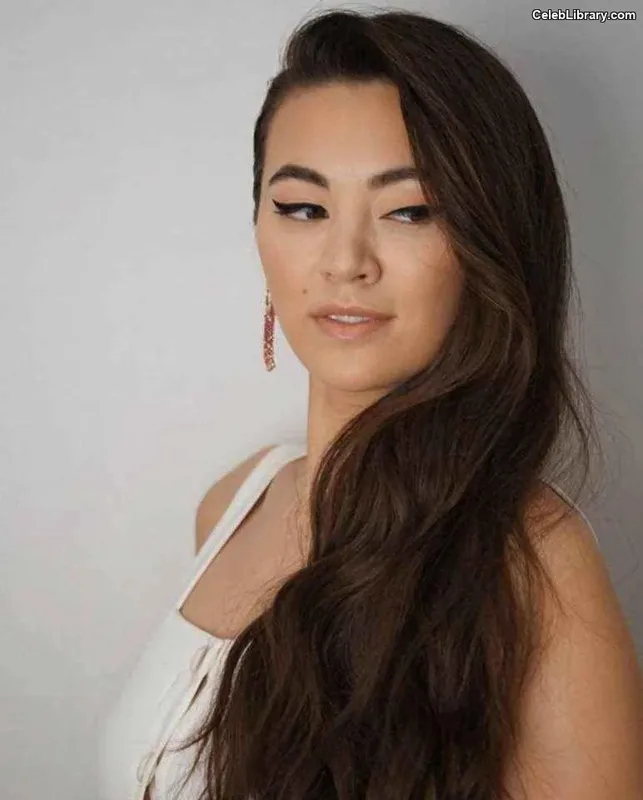 Jessica Yu Li Henwick photo 11 of 375