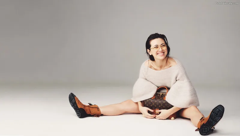 Jessica Yu Li Henwick photo 19 of 375
