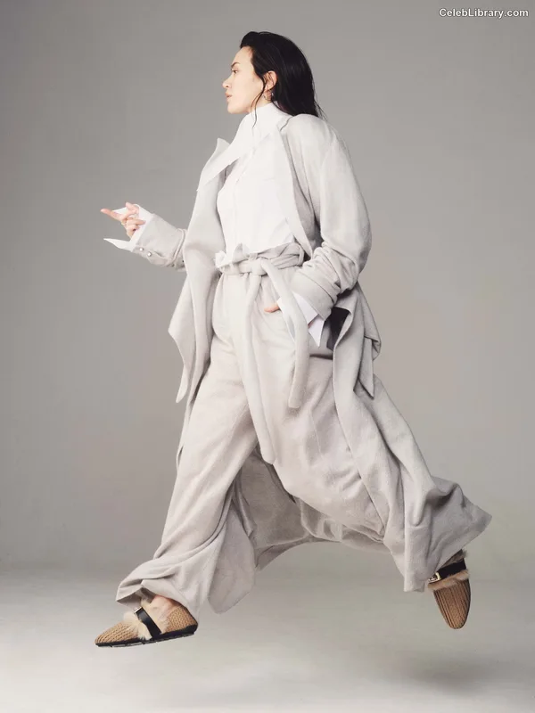 Jessica Yu Li Henwick photo 21 of 375