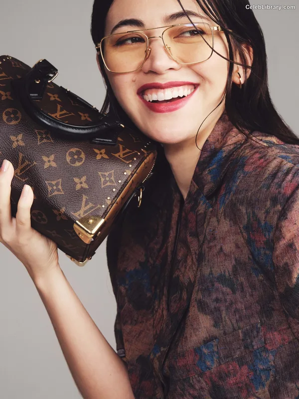 Jessica Yu Li Henwick photo 2 of 375