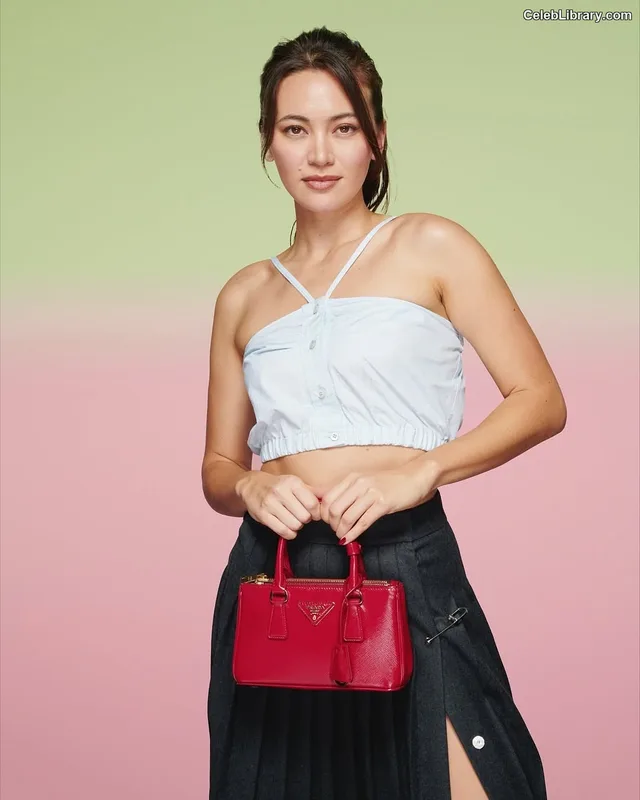 Jessica Yu Li Henwick photo 6 of 375