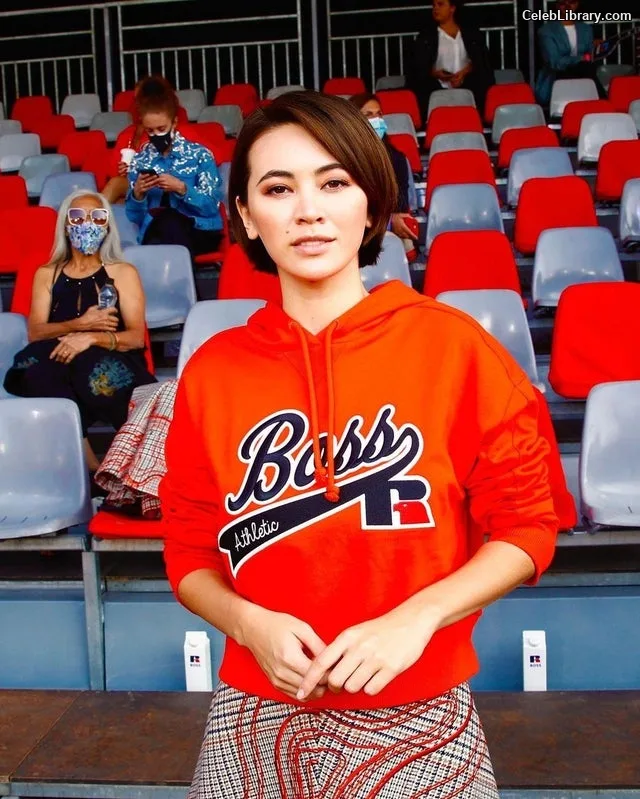 Jessica Yu Li Henwick photo 11 of 375