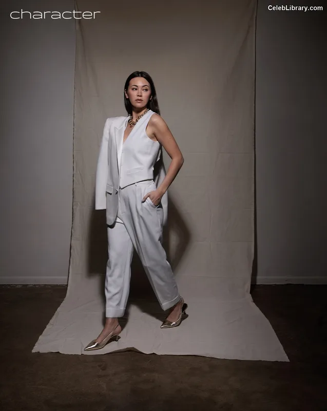 Jessica Yu Li Henwick photo 8 of 375