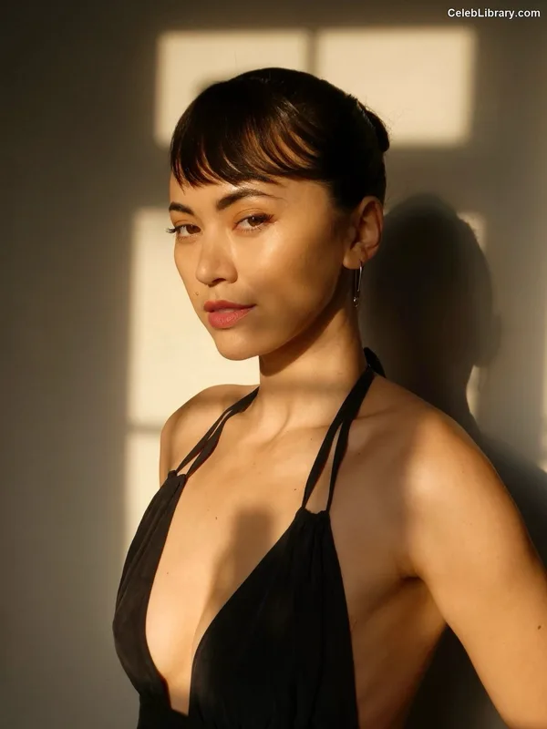 Jessica Yu Li Henwick photo 6 of 375