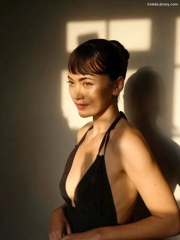 Jessica Yu Li Henwick photo 7 of 375