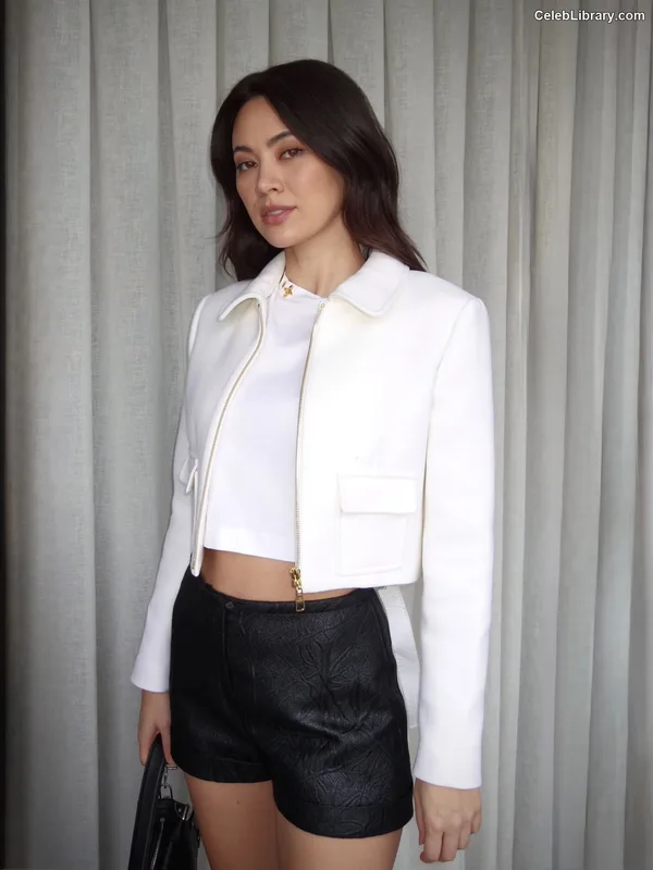 Jessica Yu Li Henwick photo 9 of 375
