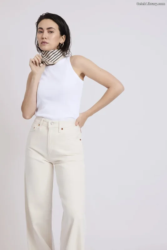 Jessica Yu Li Henwick photo 1 of 375
