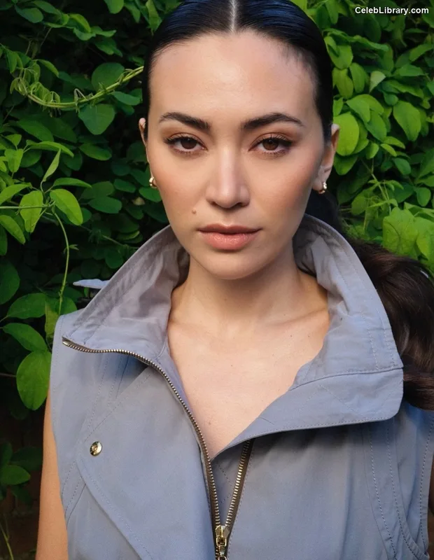 Jessica Yu Li Henwick photo 9 of 375