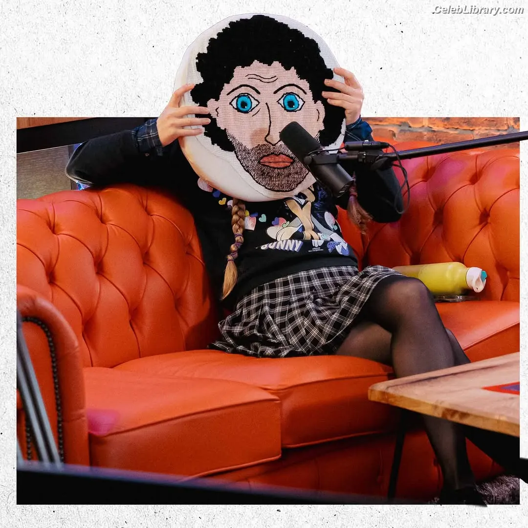 Jessie Cave photo 17 of 368