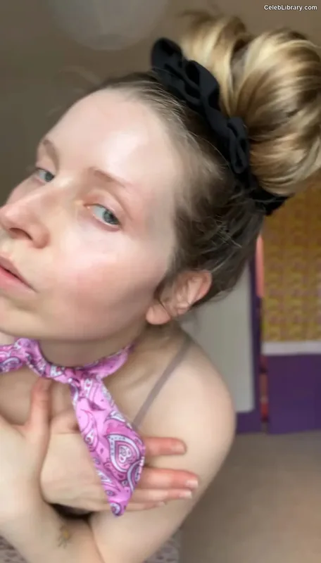 Jessie Cave photo 21 of 369