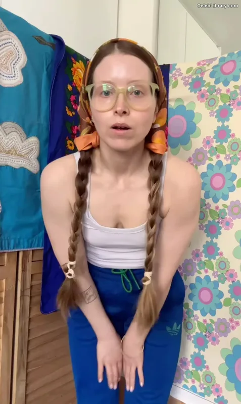 Jessie Cave photo 6 of 369