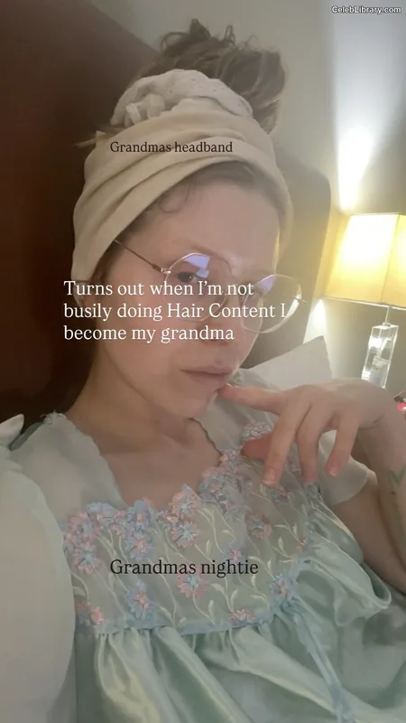 Jessie Cave photo 14 of 369