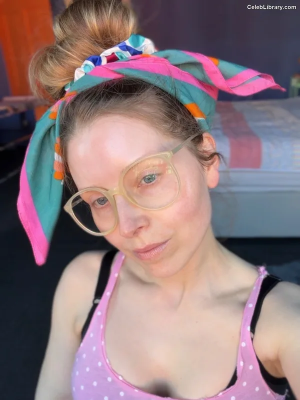 Jessie Cave photo 21 of 369