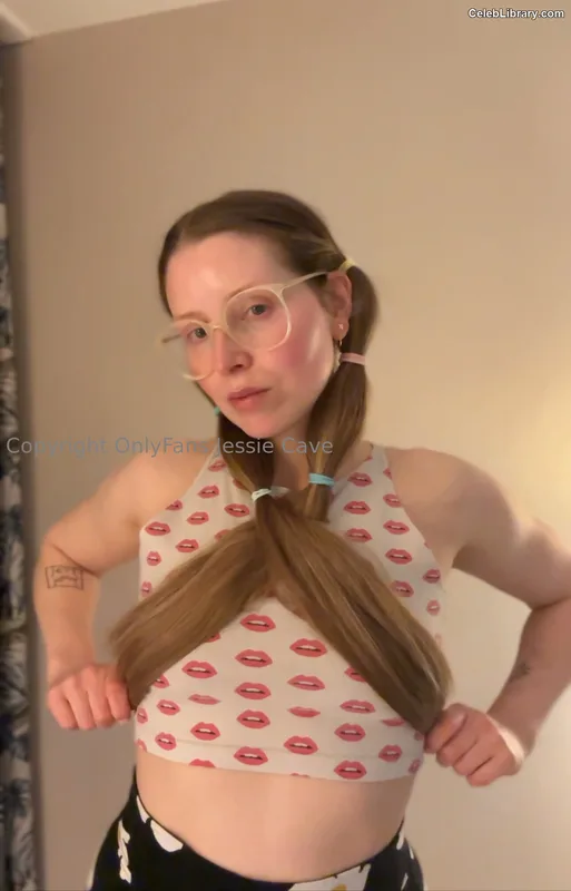 Jessie Cave photo 9 of 369