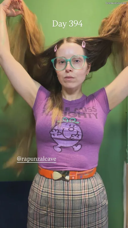 Jessie Cave photo 23 of 369