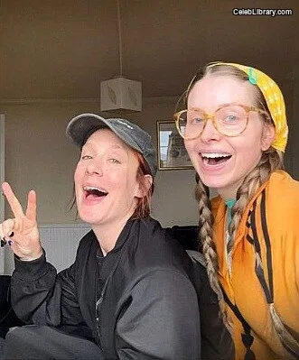 Jessie Cave photo 2 of 369