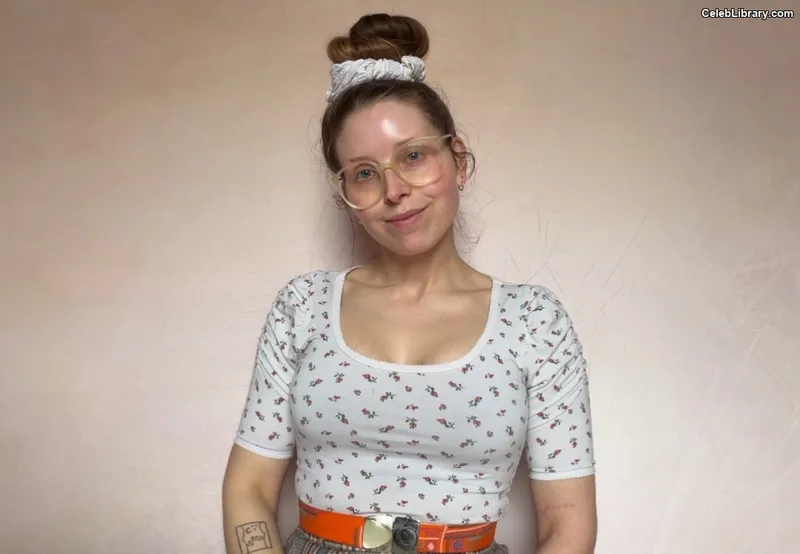 Jessie Cave photo 10 of 369