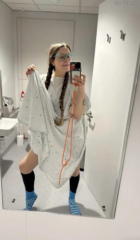 Jessie Cave photo 17 of 369