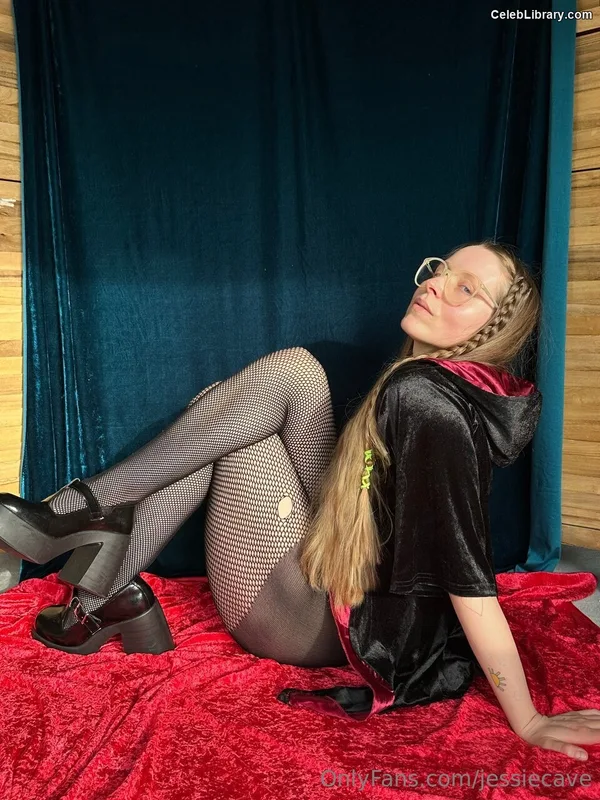 Jessie Cave photo 6 of 369