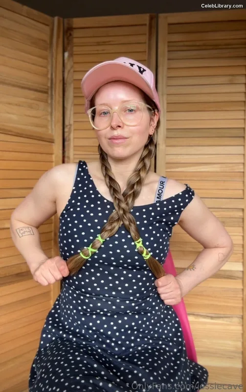 Jessie Cave photo 19 of 369