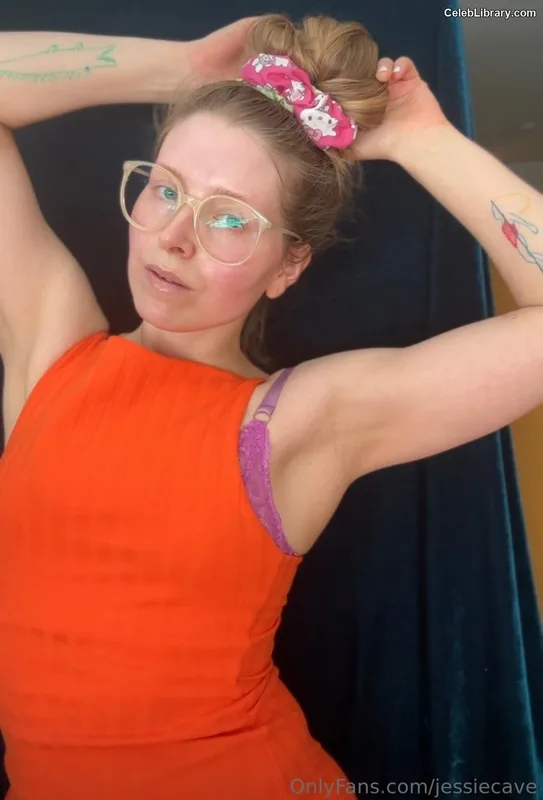 Jessie Cave photo 17 of 369