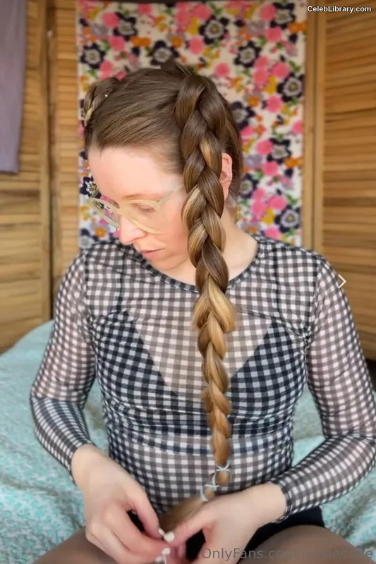 Jessie Cave photo 8 of 369