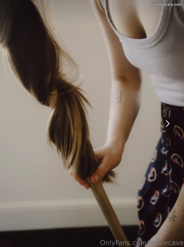 Jessie Cave photo 11 of 369
