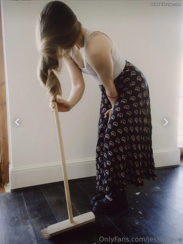 Jessie Cave photo 12 of 369