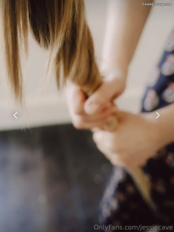 Jessie Cave photo 13 of 369