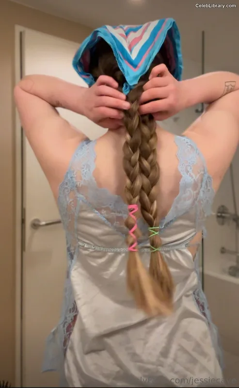 Jessie Cave photo 17 of 369