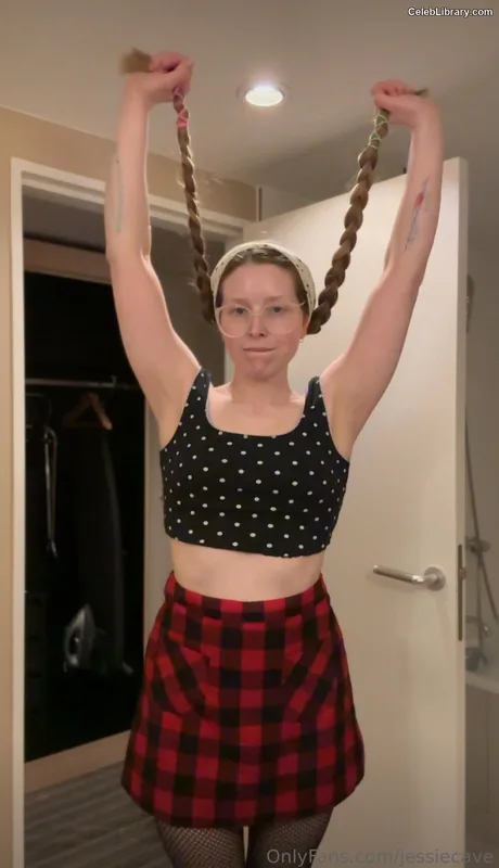 Jessie Cave photo 18 of 369