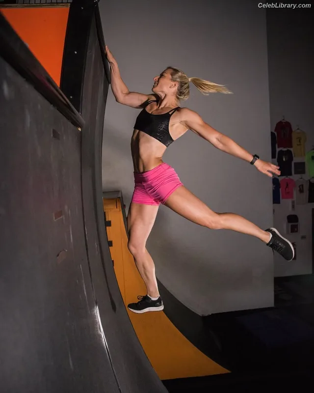 Jessie Graff photo 20 of 56