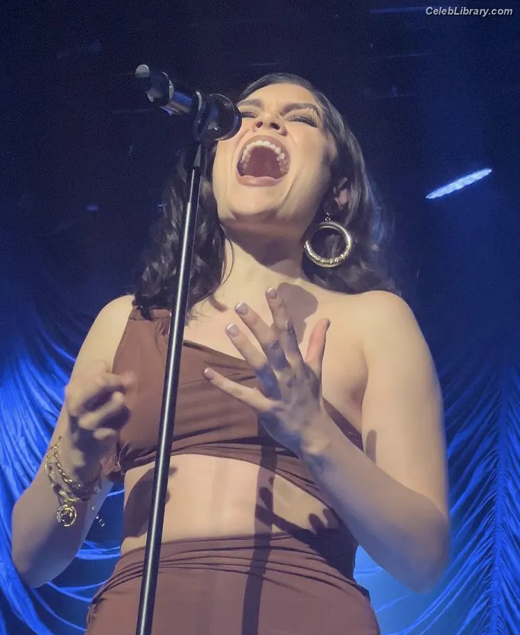 Jessie J photo 12 of 327