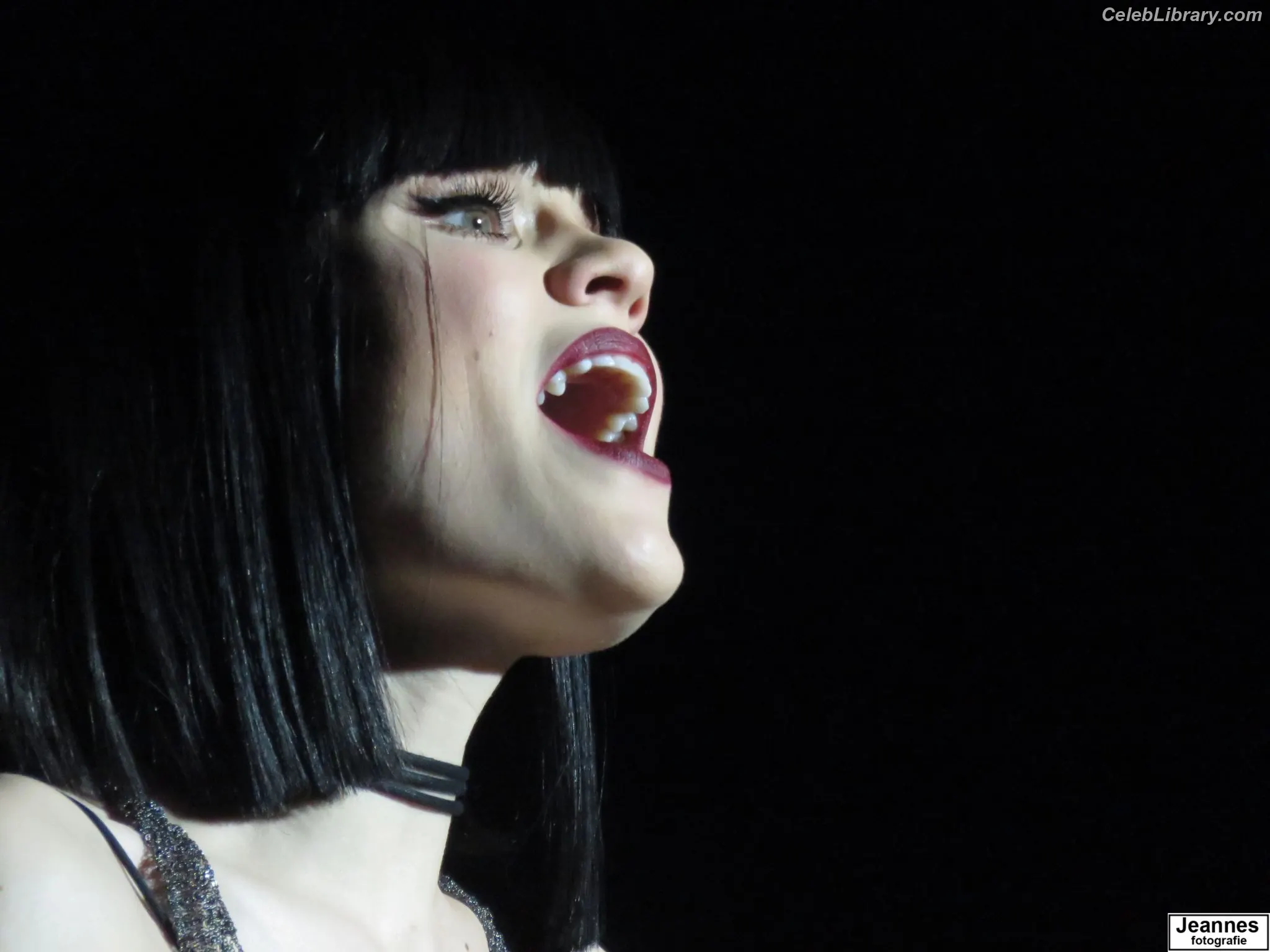 Jessie J photo 6 of 327