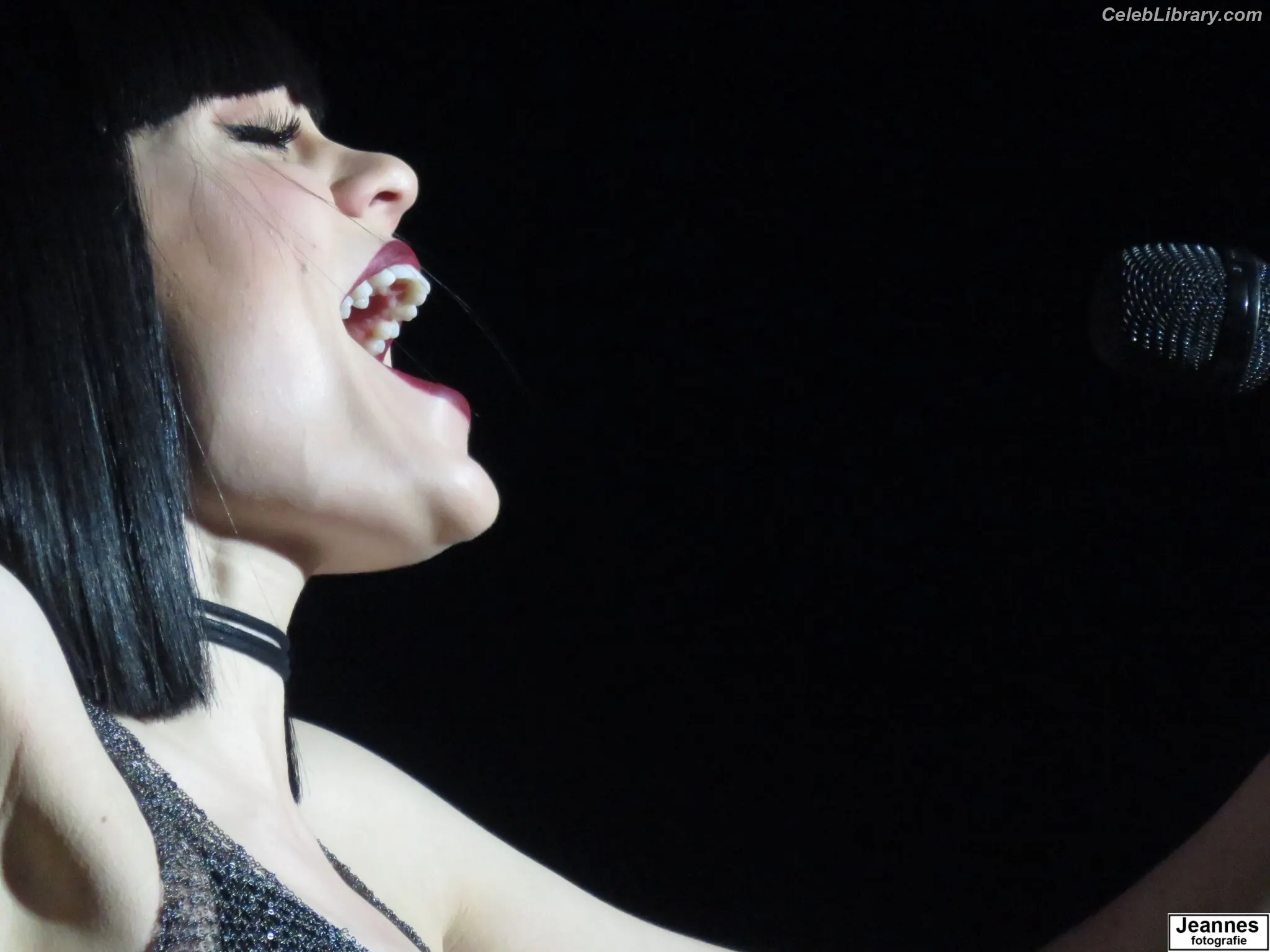 Jessie J photo 8 of 327