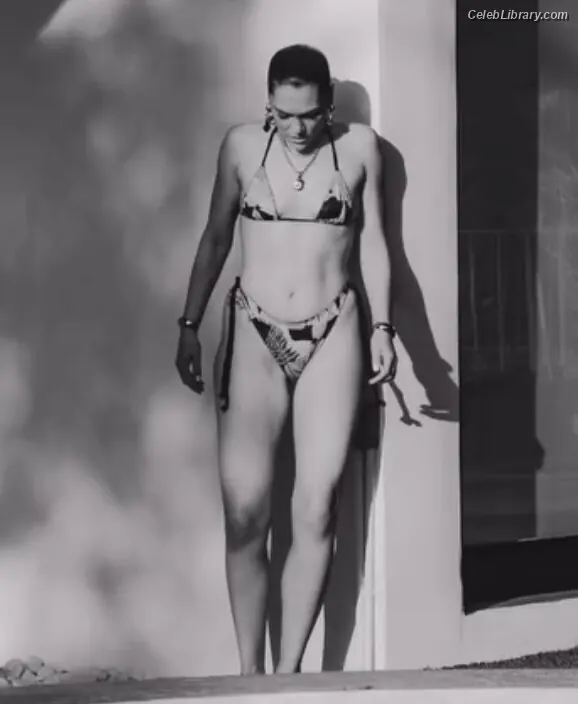 Jessie J photo 20 of 327