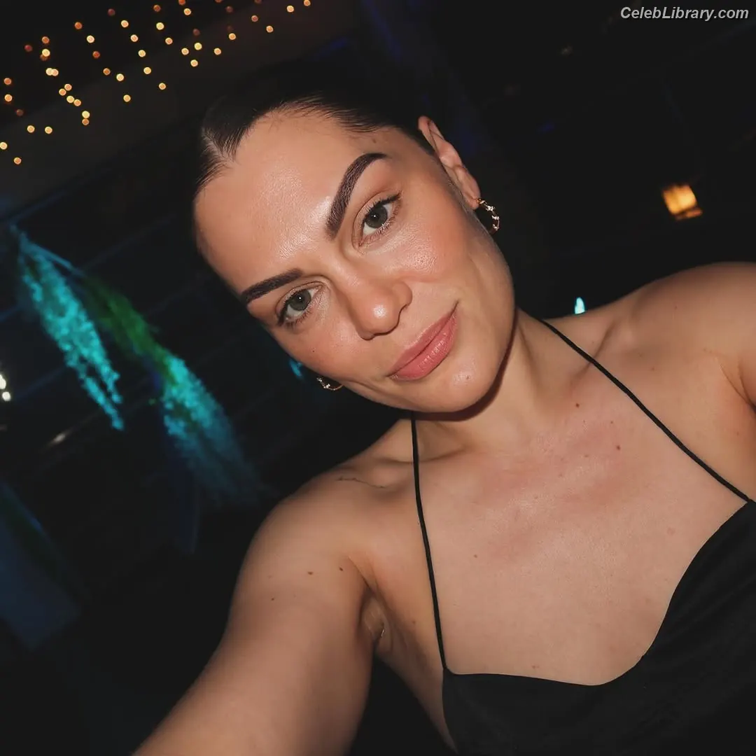 Jessie J photo 13 of 327