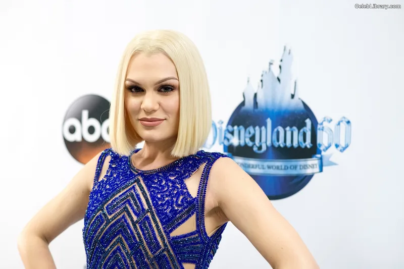 Jessie J photo 2 of 326