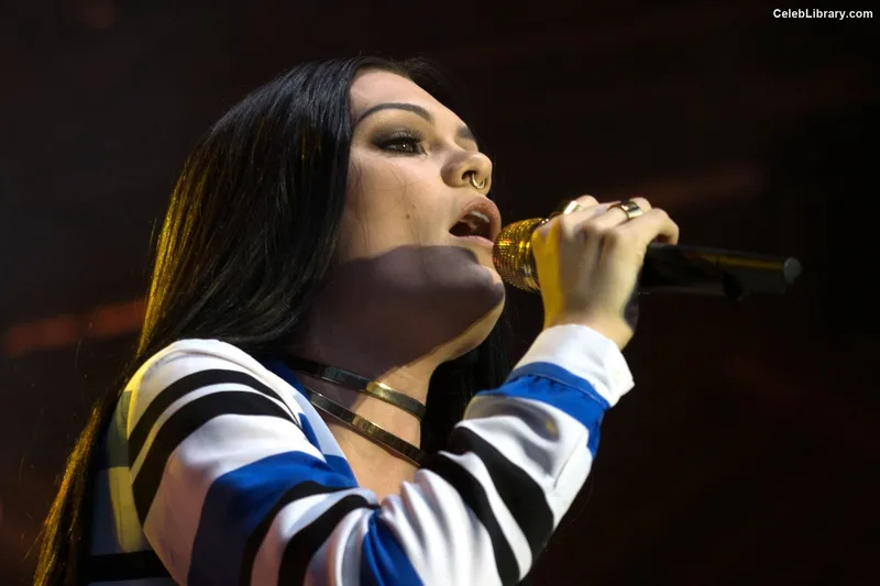 Jessie J photo 10 of 326