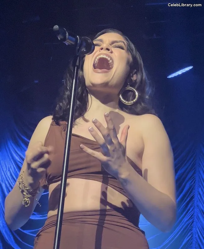 Jessie J photo 12 of 326