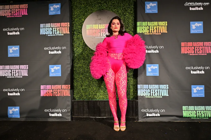 Jessie J photo 15 of 326