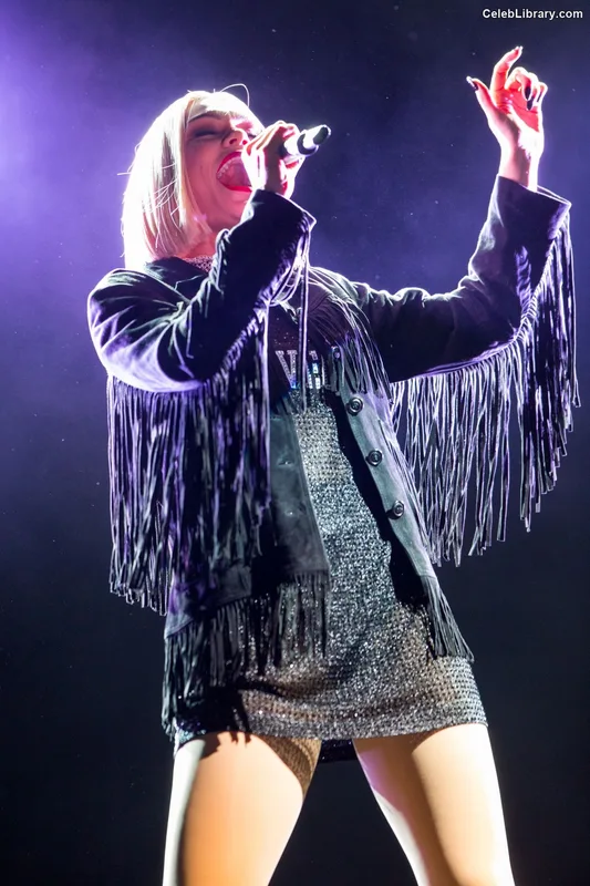 Jessie J photo 19 of 326