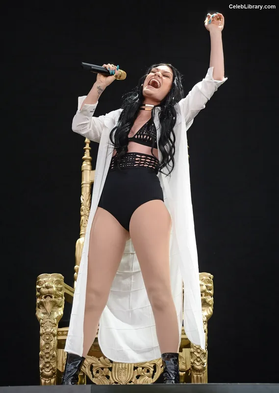 Jessie J photo 22 of 326