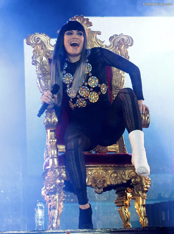 Jessie J photo 24 of 326